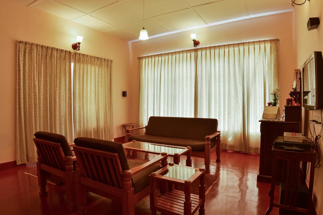 Manalar Hotel Gudalur  Luaran gambar